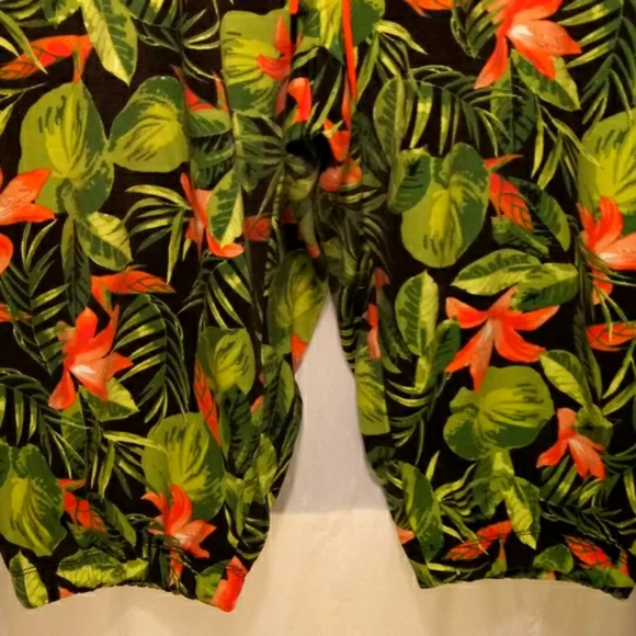 ASHLEY STEWART 2PC TROPICAL JACKET & CAPRI SET